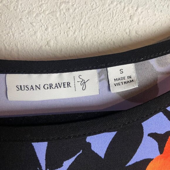 Susan Graver Size S Floral Printed Liquid Knit Asymmetrical Hem Tunic Top Blue - Picture 9 of 9